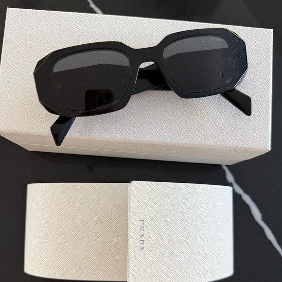Prada 100% authentic rectangular sunglasses preloved PR 17WS - Picture 1 of 14